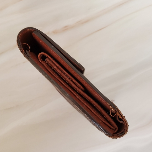 Authentic Louis Vuitton Alexandra Monogram Wallet - Picture 5 of 14